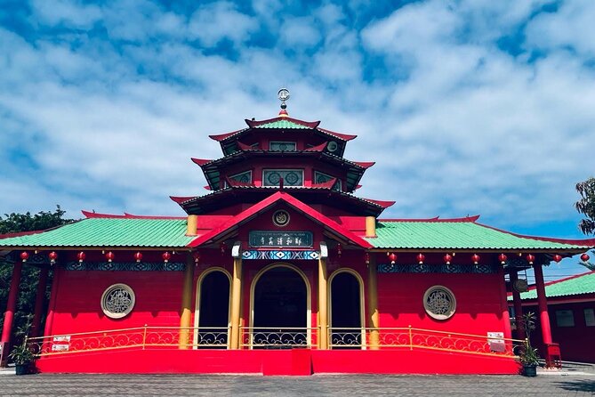 Batam Heritage Tour with Singapore Ferry Ticket, Lunch & Massage - Seafood lunch beside Barelang Bridge