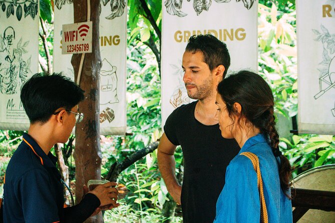Can Tho: Cycling in Village-Fruit Garden-Experience Local Ferry - The strange old tree at Gian Gua Ficus Garden