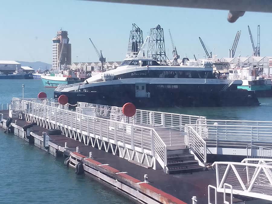 Cape Town: Robben Island Ferry and Guided Tour - Nelson Mandela’s small cell
