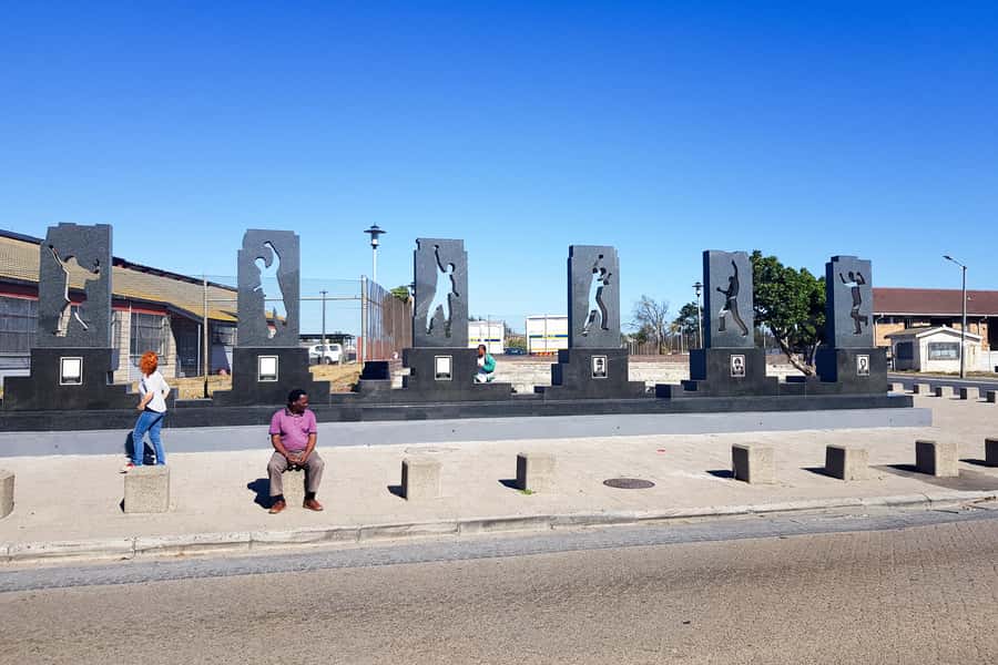 Cape Town: Robben Island Ferry Ticket and Townships Tour - A school, a shebeen, and homemade beer