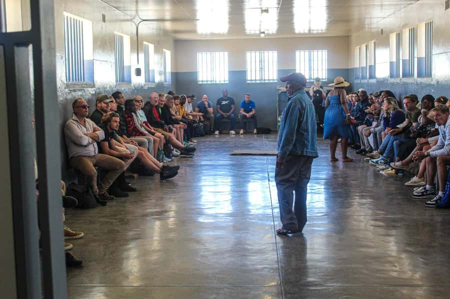 Cape Town: Robben Island ferry ticket plus Guided Tour - Who should book this experience?
