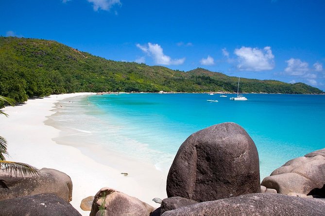 Cat Cocos: Mahe to Praslin Island Fast Ferry - Sea conditions and the best time to travel