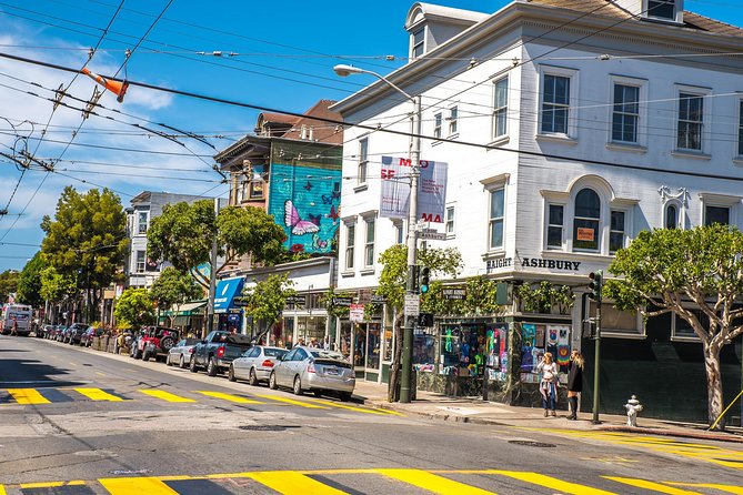 City Tour with Food Stop at Ferry Building + Optional Alcatraz - Guides, group size, and comfort on the road