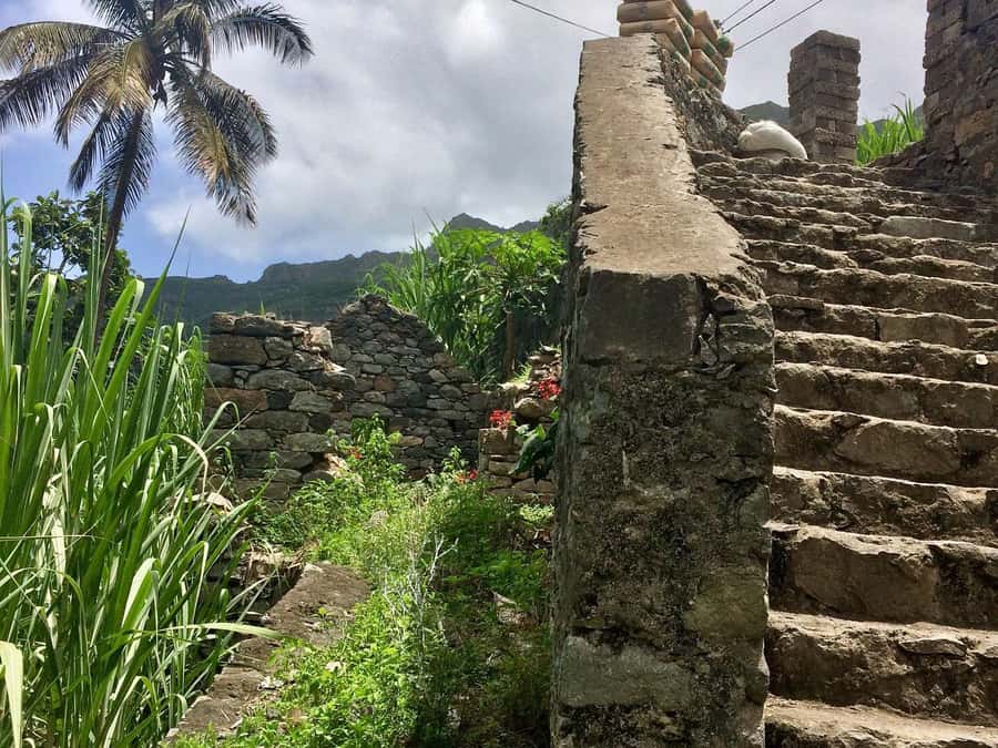 Cova–Paúl Valley Trek: Santo Antão Day Trip by Ferry - Walking down through Cabo de Ribeira