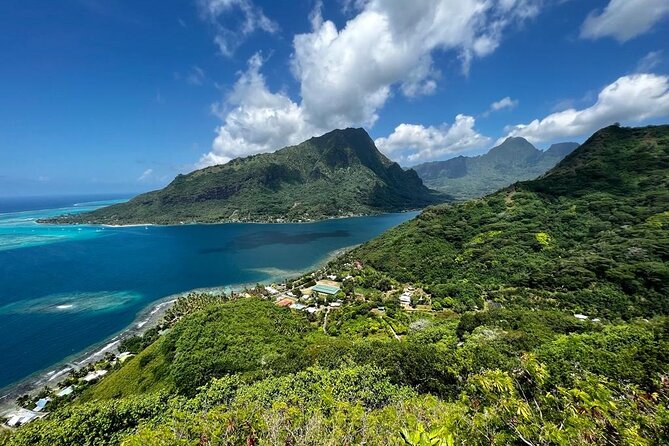 Discovering Moorea from Tahiti in 4x4 with the Ferry Terevau - Starting at the Terevau ferry terminal