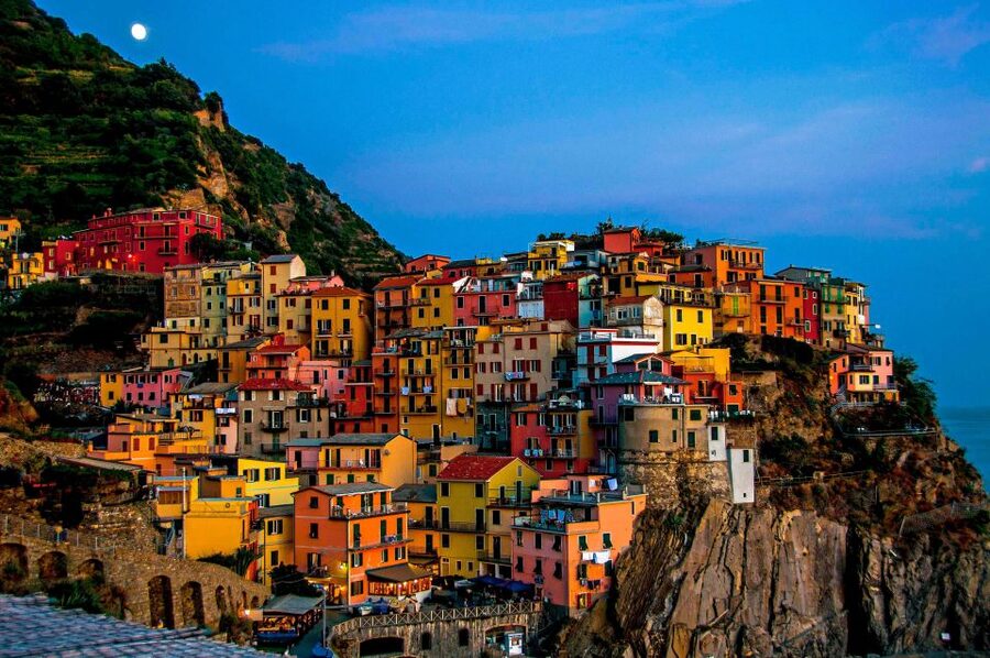Exclusive Cinque Terre day tour by Ferry with stop in Pisa - Who should book this day