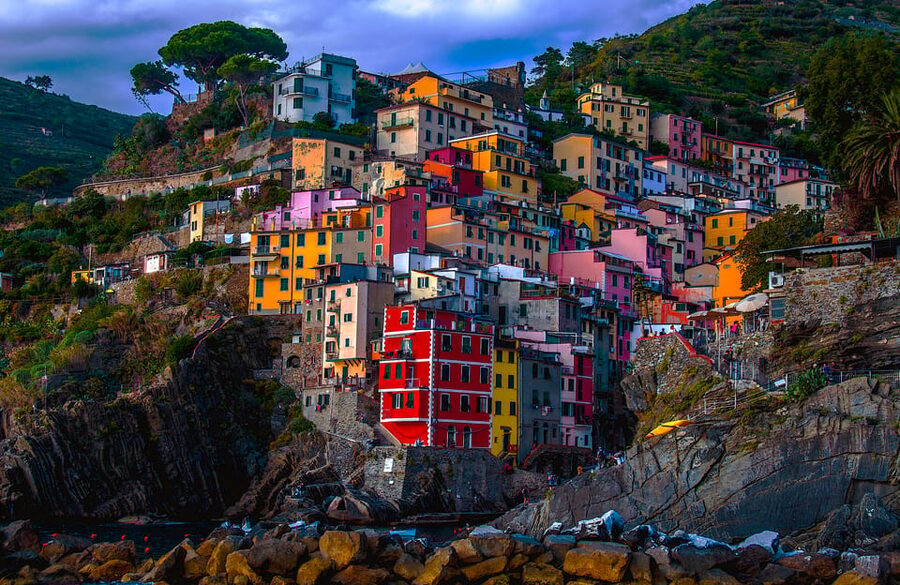 Exclusive Cinque Terre day tour by Ferry with stop in Pisa - Vernazza: lunch beside the sea