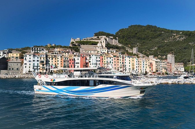 Ferry boat tour to the Cinque Terre with stop in Portovenere and Vernazza - Food, heat, and comfort need a little planning