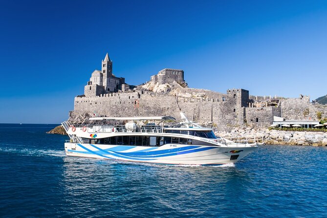 Ferry boat tour to the Cinque Terre with stop in Portovenere and Vernazza - Porto Venere makes the strongest first impression