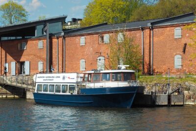 Ferry to Suomenlinna Fortress Island