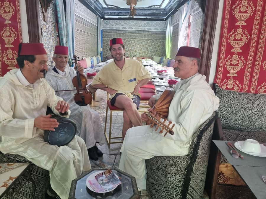 From Cádiz Bay: Tangier Day Trip with Ferry & Local Guide - Moroccan lunch: convenient, but keep expectations modest