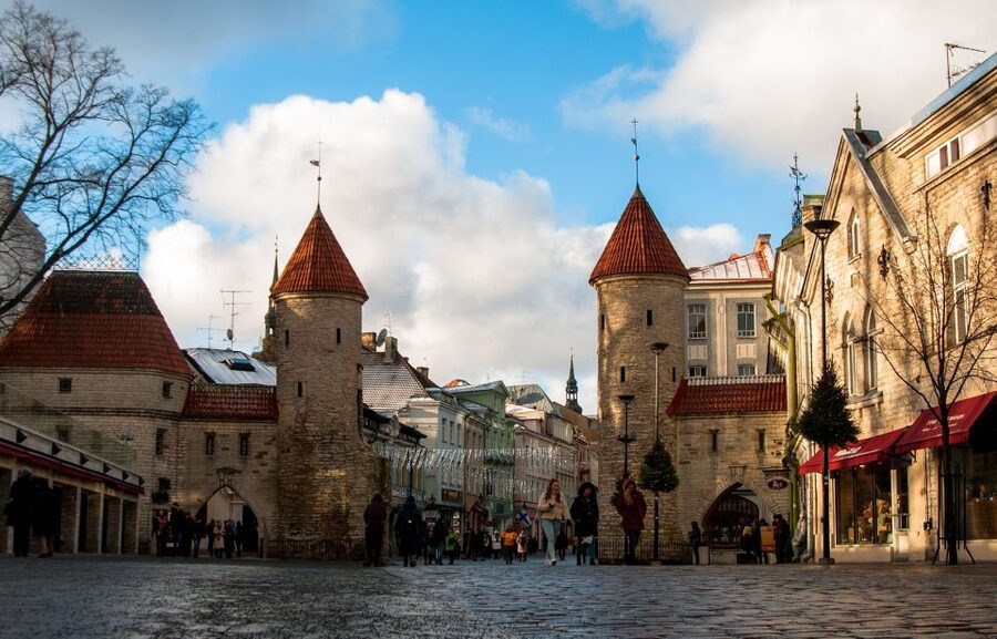 From Helsinki: Luxury Trip to Tallinn Ferry +VIP Car - Leaving Helsinki by ferry