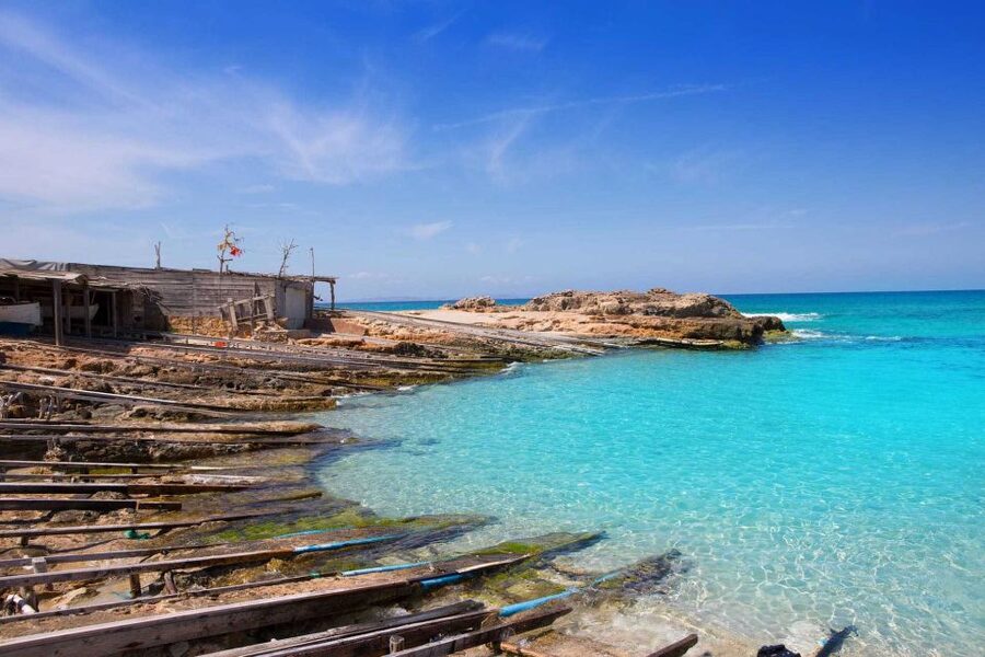 From Ibiza: Same-Day 2-Way Ferry Ticket to Formentera - Arriving at La Savina and Choosing Your Transport