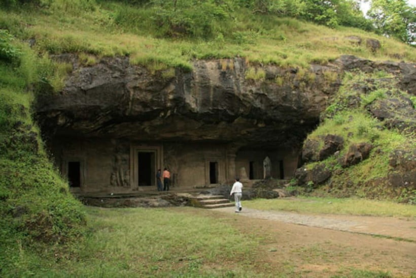 From Mumbai: Half-Day Elephanta Caves Tour with Ferry Ride - Starting at the Gateway of India