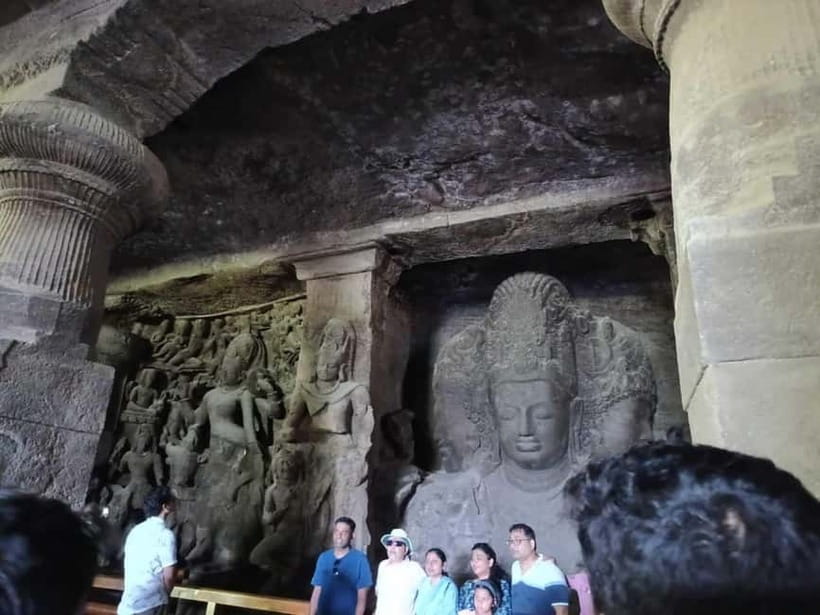 From Mumbai: Half-Day Elephanta Caves Tour with Ferry Ride - The guide handoff and service quality