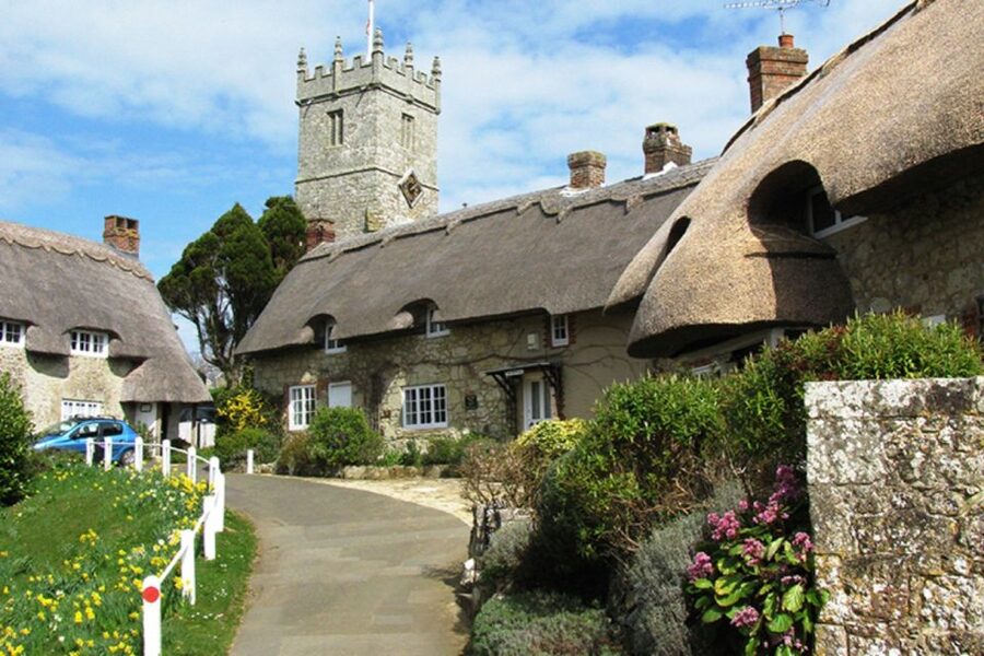 From Portsmouth: Isle of Wight Day Tour by Bus and Ferry - Who will enjoy this day most