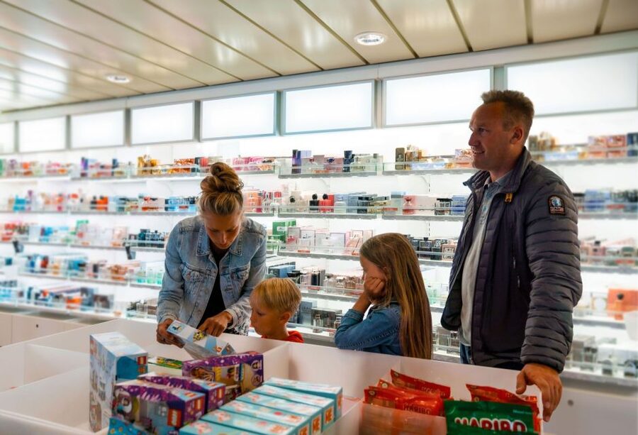 From Rømø: One-Way or Roundtrip Passenger Ferry to Sylt - Snacks, meals, and the small shop