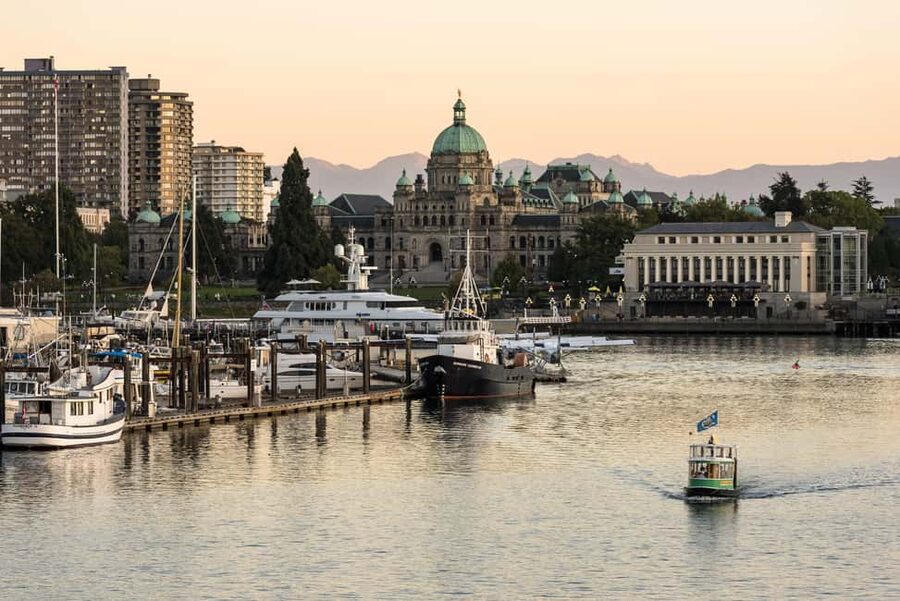 From Vancouver: Victoria, BC Ferry, Butchart Gardens Tour - The early coach ride from Yaohan Centre