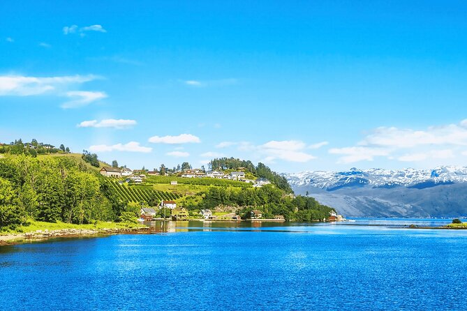 Guided tour to Hardangerfjord with Waterfalls and Ferry Crossing - Along Hardangerfjord to Kvanndal
