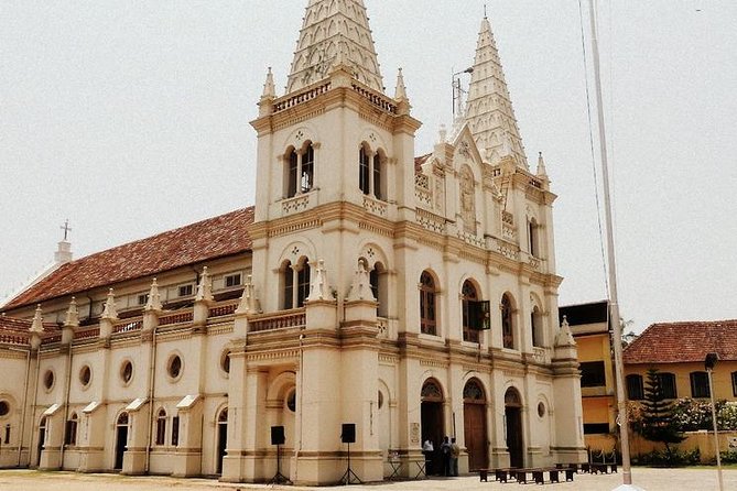 Highlights of Cochin Group Tour by Local Ferry ,Tuc-Tuc ,Local Bus and Foot . - What the four-hour schedule really means