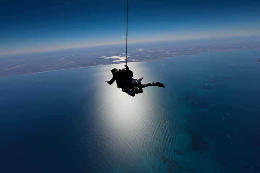 Hillary's Harbour: Rottnest Island Skydive and Ferry Package - The climb to 10,000 or 15,000 feet