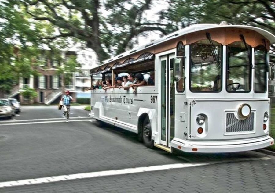 Hilton Head Island: Round-Trip Ferry Ticket to Savannah - Four hours on River Street