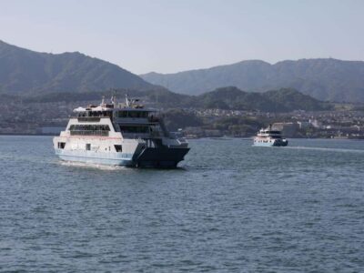 Hiroshima to Miyajima: Private Custom Tour with Ferry Ride