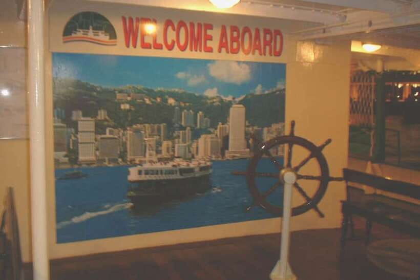 Hong Kong: Star Ferry Victoria Harbour Cruise & Light Show - Wheelchair access and practical comfort
