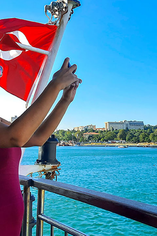 Istanbul: Asian Side Walking Tour with Ferry Ride - Getting back to the European side