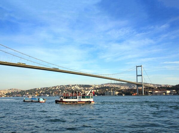 Istanbul Bites and Sights : Mosques, Markets & Ferry to Asia - Key points at a glance