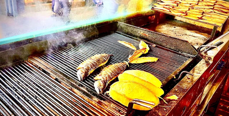 Istanbul: Guided Food Tour with Ferry Ride and Tastings - Kadikoy market: the main food stretch