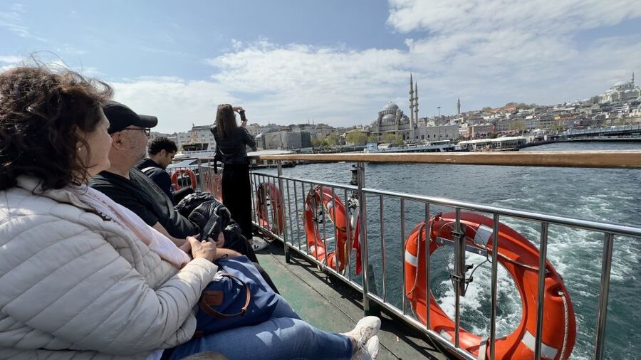 Istanbul: Taste of Turkey with Europe & Asia by Ferry - The guides shape the experience