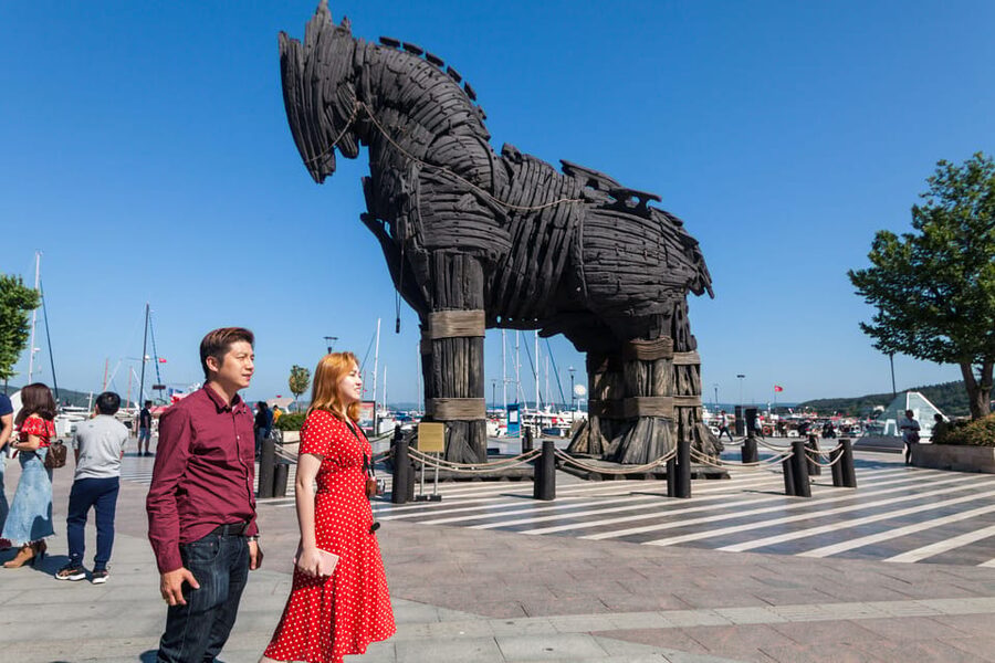 Istanbul: Troy Guided Bus Tour with Ferry Tickets & Lunch - Key things to know before visiting Troy