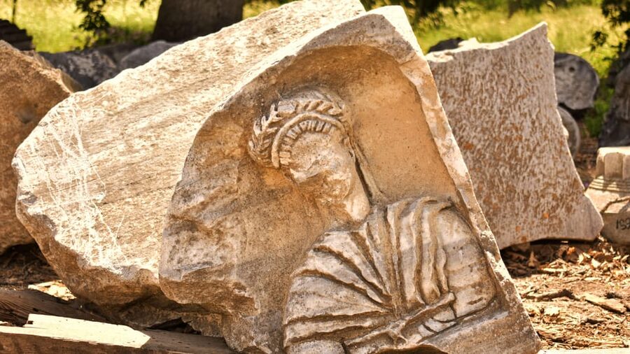 Istanbul: Troy Guided Bus Tour with Ferry Tickets & Lunch - Lunch in Eceabat before the ferry