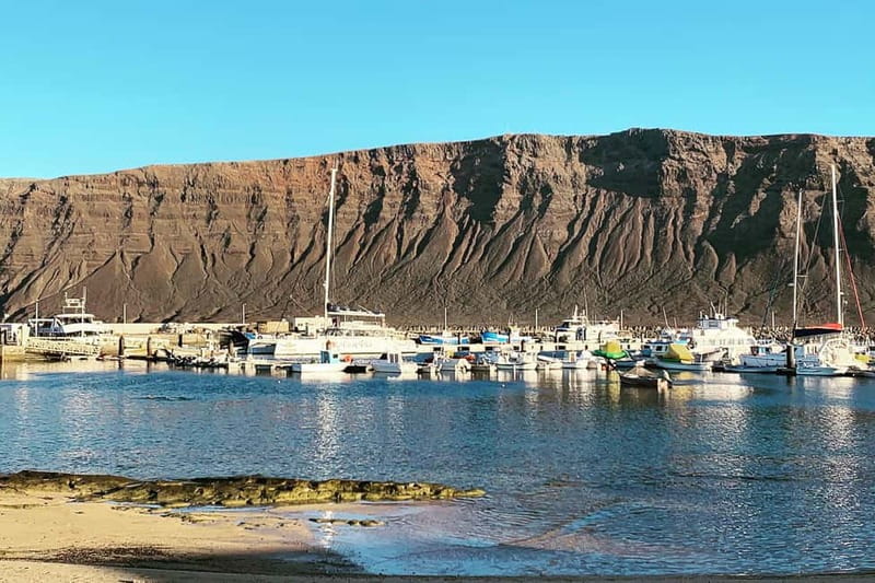 Lanzarote: Ferry to La Graciosa with Wi-Fi (free parking) - Who Will Enjoy This Most