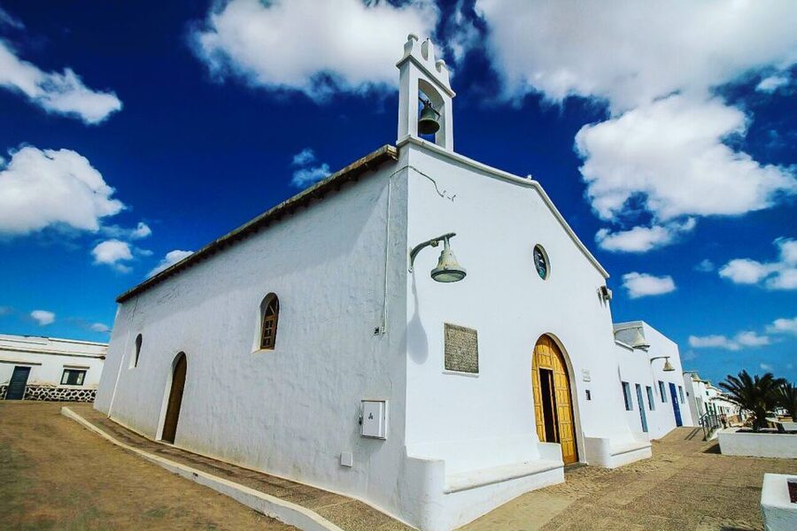 Lanzarote: Ferry to La Graciosa with Wi-Fi (free parking) - A Few Practical Tips Before You Go