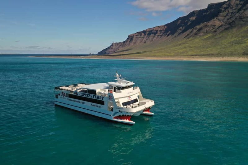 Lanzarote: Ferry to La Graciosa with Wi-Fi (free parking) - The 30-Minute Crossing to La Graciosa
