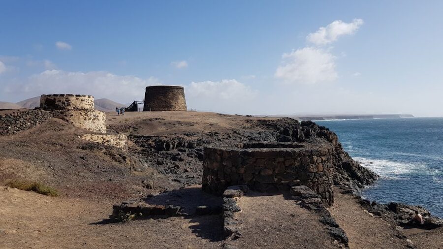 Lanzarote: Fuerteventura Return Ferry Ticket with Bus - Visiting the Sand Dunes National Park