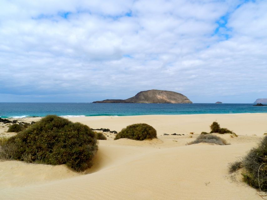 Lanzarote: Return Ferry to La Graciosa with Bus Pickup - Planning the time so it does not drag