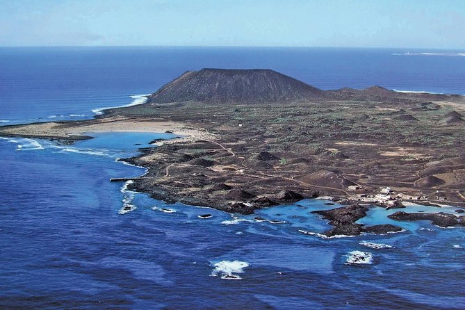 Lobos Island Ferry with Snorkel from Corralejo, Fuerteventura - Leaving Corralejo for the volcanic island