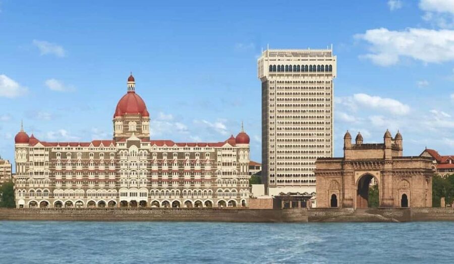 Mumbai: Elephanta Caves Guided Tour with Ferry & Lunch - From your Mumbai hotel to the Gateway of India