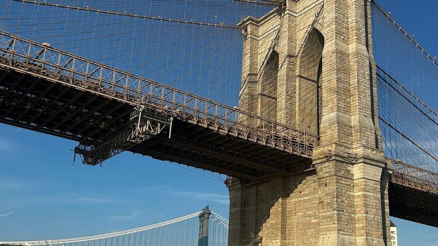 NYC: Brooklyn Bridge and DUMBO Tour with East River Ferry - Washington Street and the Manhattan Bridge View