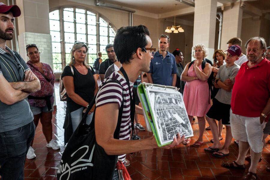 NYC: Statue of Liberty and Ellis Island Tour with Ferry - Two hours or four hours?
