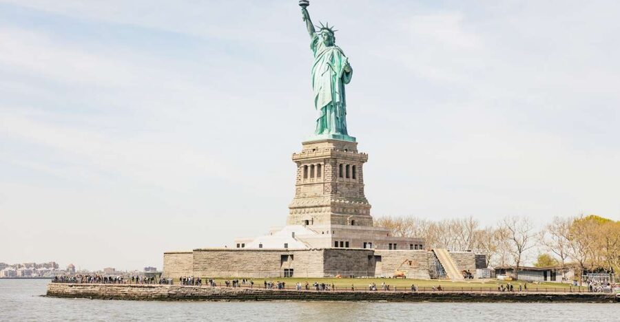 NYC: Wall Street Tour with 9/11 Memorial and Statue Ferry - Key points to know before booking