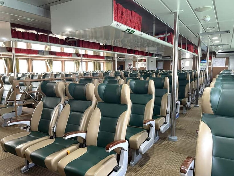 Phu Quy: Phu Quoc Express Highspeed Ferry from Phan Thiet - Arrival at Phu Quy Island