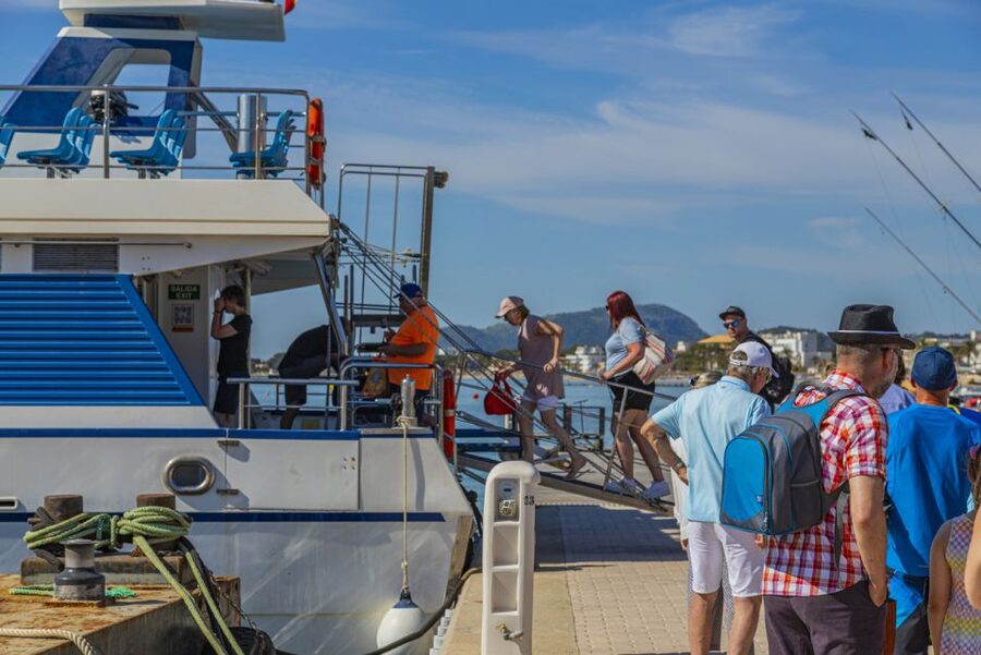 Puerto Pollença: Ferry to Formentor Beach - Should you book the Puerto Pollença ferry?