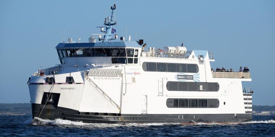 Quiberon: Ferry Ticket from/to Belle-Île-en-Mer, Sauzon - Quiberon to Sauzon in 30 minutes