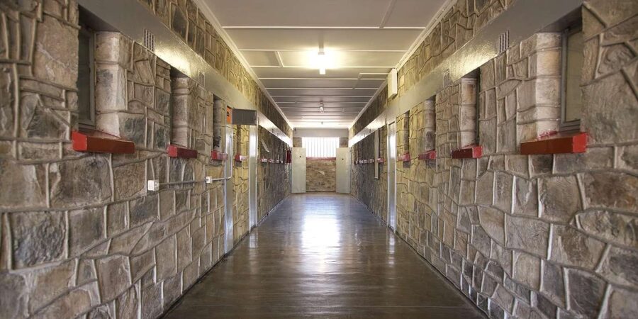 ROBBEN ISLAND MUSEUM TOUR, WITH OPTIONAL LAST MINUTE TICKETS - Robert Sobukwe’s house and the limestone quarry