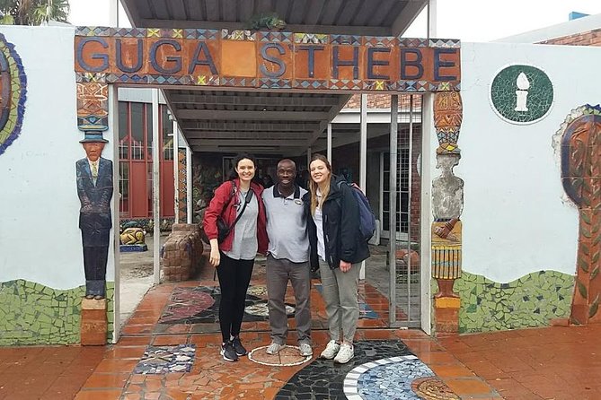 Robben Island Nelson Mandela's Prison Museum + Township Tour incl Ferry Tickets - Lunch that connects the history to the present