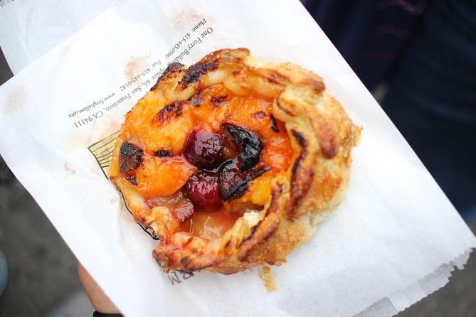 San Francisco Food Tour: Ferry Building and Ferry Plaza Farmers Market - What makes the guides useful